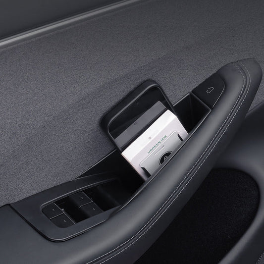 Yeslak Tür Stauraum Box – Tesla Model 3 / Y / Highland bei EV Motion Shop