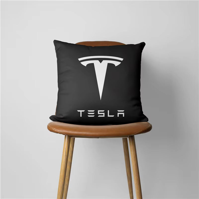 EV Motion Kopfkissen mit Tesla Badge Script Logo in Schwarz / Weiß / Rot