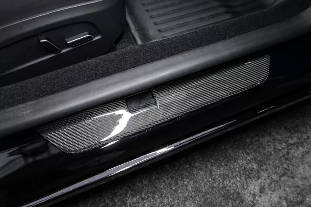 Yeslak Carbon Türschwellen Abdeckungen – Tesla Model 3 / Y / Highland / Juniper bei EV Motion Shop