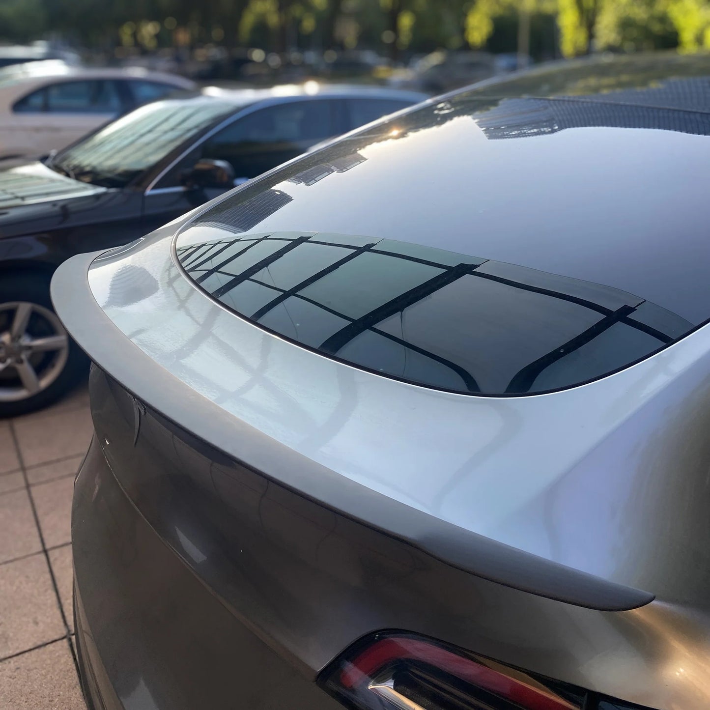 Yeslak OEM Style Carbon Spoiler – Tesla Model Y (Pre-Facelift) bei EV Motion Shop