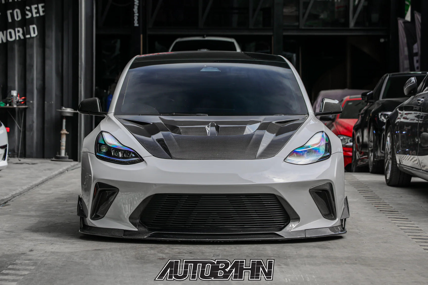 Robot "HACKER" Frontstoßstange und Frontlippe für Tesla Model 3 bei EV Motion Shop
