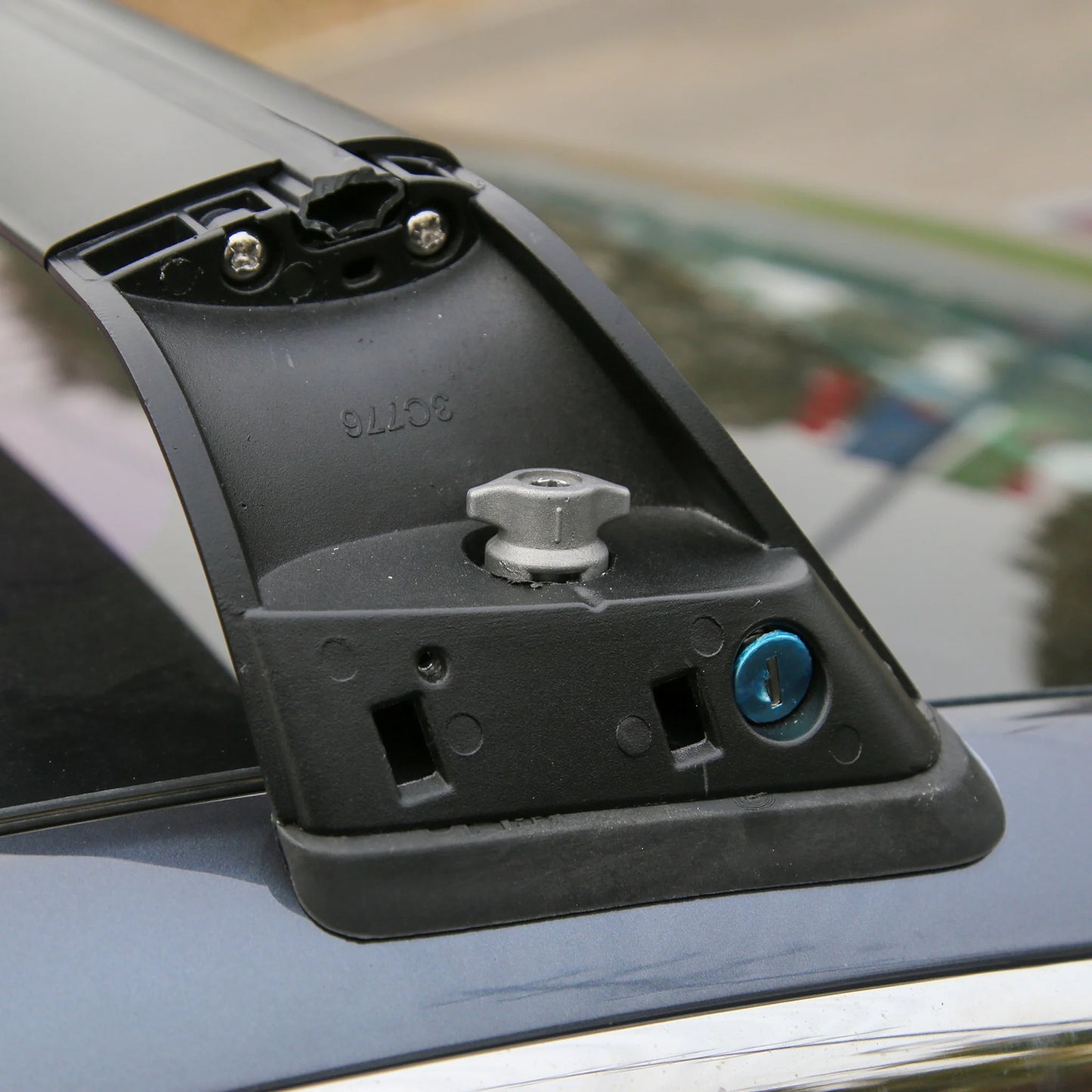 Yeslak Dachgepäckträger Querträger – Tesla Model 3 / Y / Highland / Juniper bei EV Motion Shop