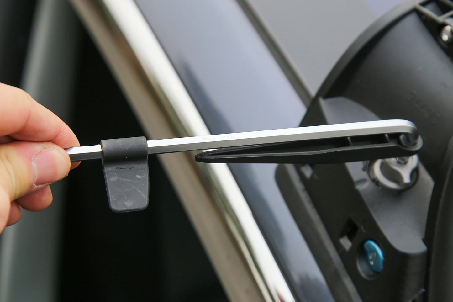Yeslak Dachgepäckträger Querträger – Tesla Model 3 / Y / Highland / Juniper bei EV Motion Shop