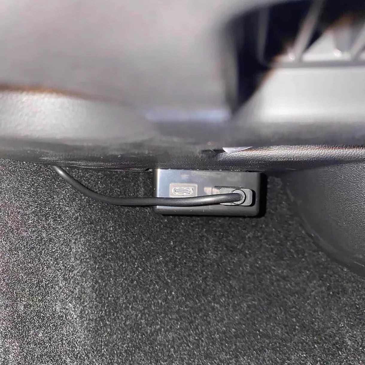 Yeslak OBD-II Fast Charge Connector Adapter – Tesla Model S / 3 / X / Y bei EV Motion Shop