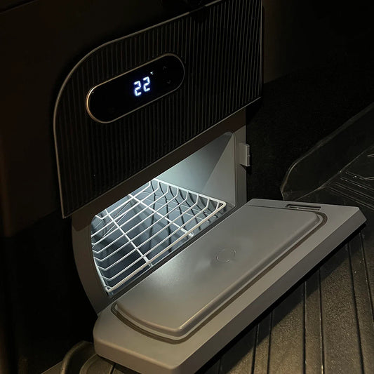 Tlyard Versteckter 15L Kofferraum Kuehlschrank für Tesla Model Y bei EV Motion Shop
