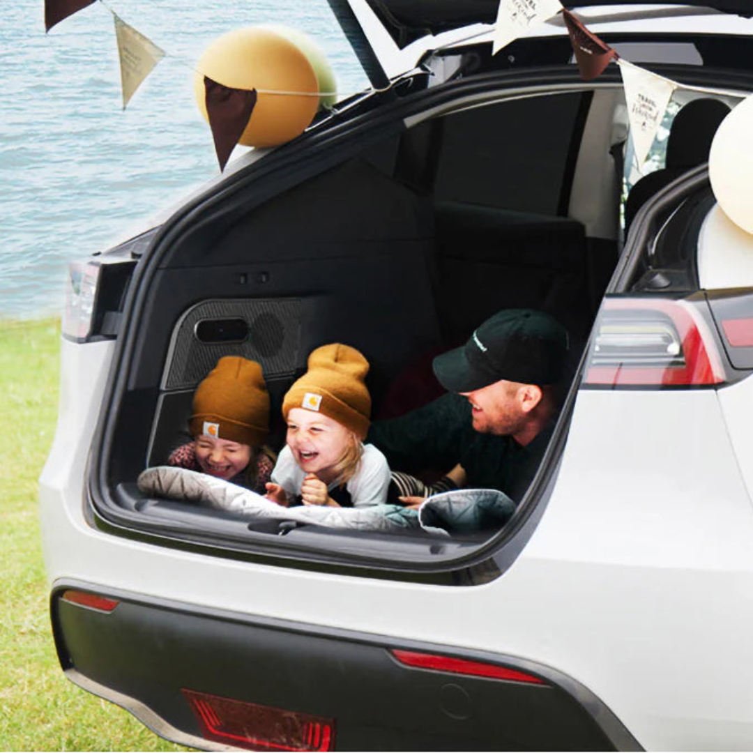Tlyard Versteckter 15L Kofferraum Kühlschrank für Tesla Model Y bei EV Motion Shop