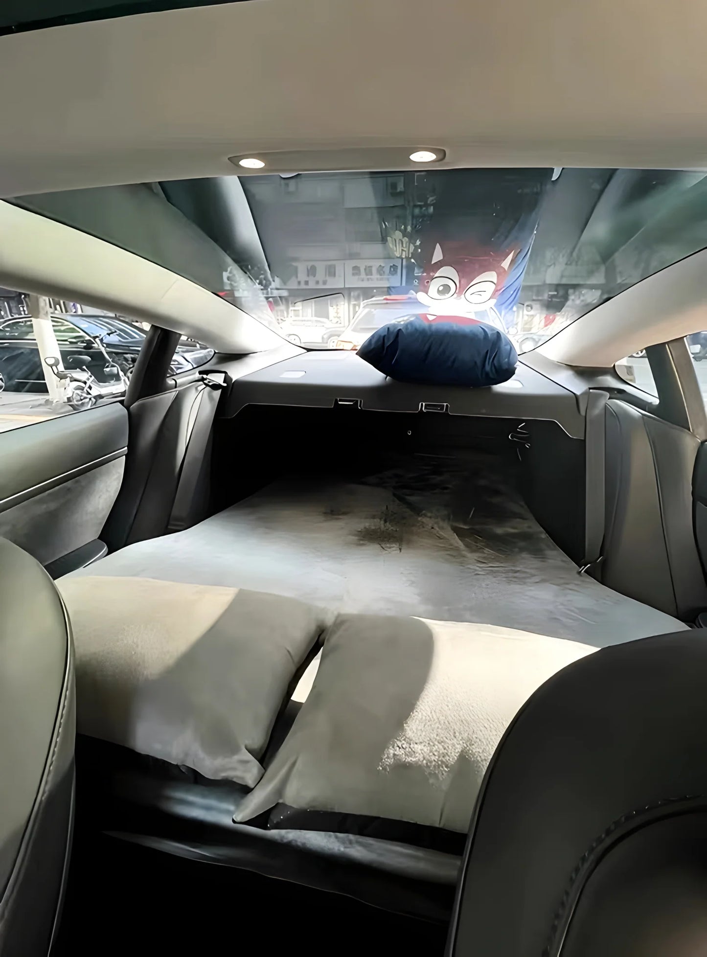 Yeslak Tragbare Selbstaufblasende Wildleder Suede Luftmatratze – Tesla Model 3 / Y / Highland / Juniper bei EV Motion Shop