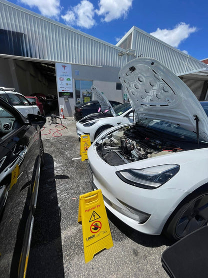 Scheffler Performance Premium Rostschutz Pflege Service – Tesla Model S / 3 / X / Y / Highland / Juniper in Zürich, Schweiz bei EV Motion