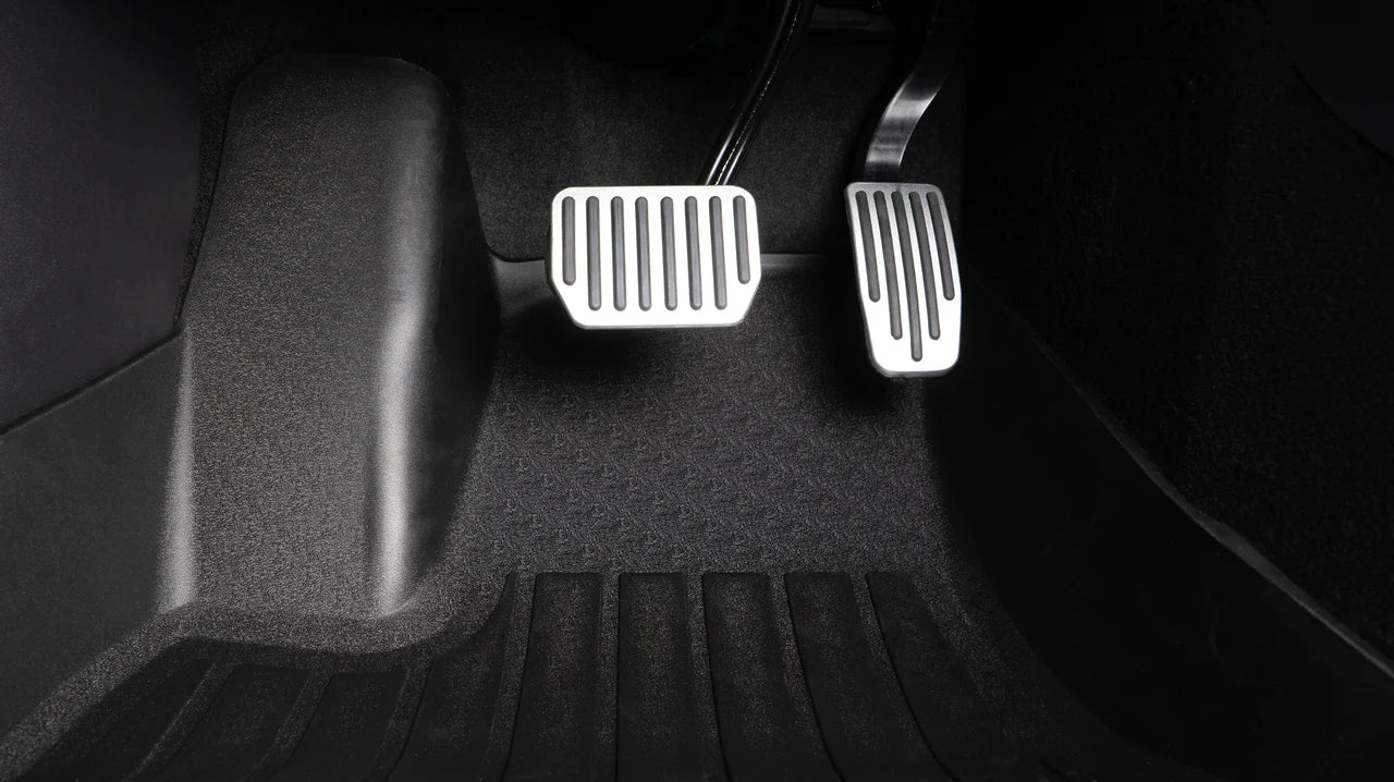 2befair Gummimatten Fußraum vorne für das Tesla Model 3 bei EV Motion Shop