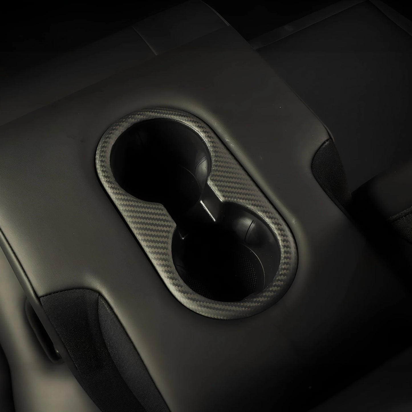 Yeslak Carbon Rücksitz Cupholder Cover – Tesla Model 3 / Y