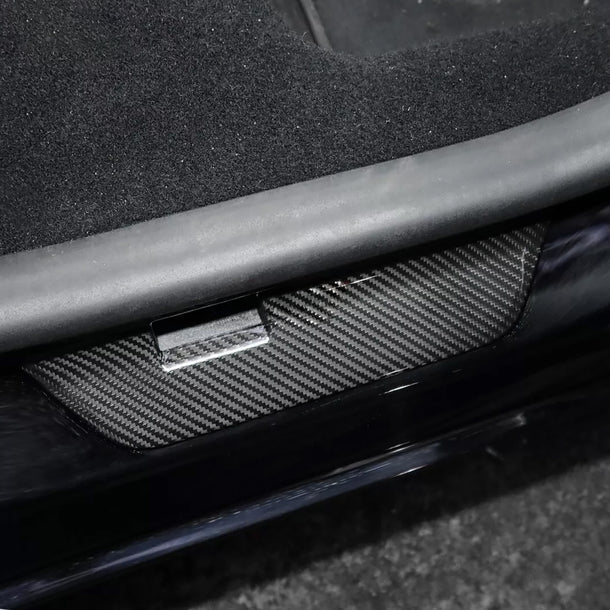Yeslak Carbon Türschwellen Abdeckungen – Tesla Model 3 / Y / Highland / Juniper bei EV Motion Shop