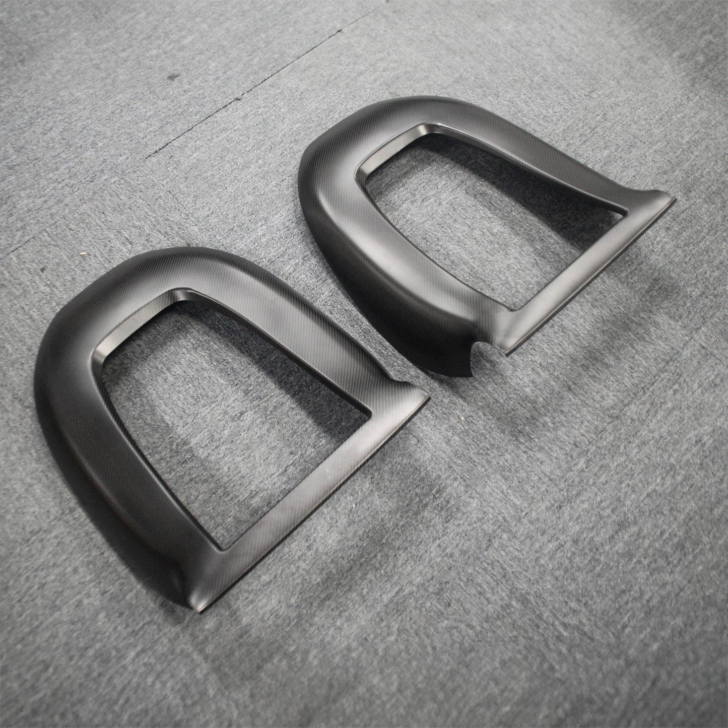 Yeslak Premium Carbon Sitzrücken Cover bei EV Motion Shop