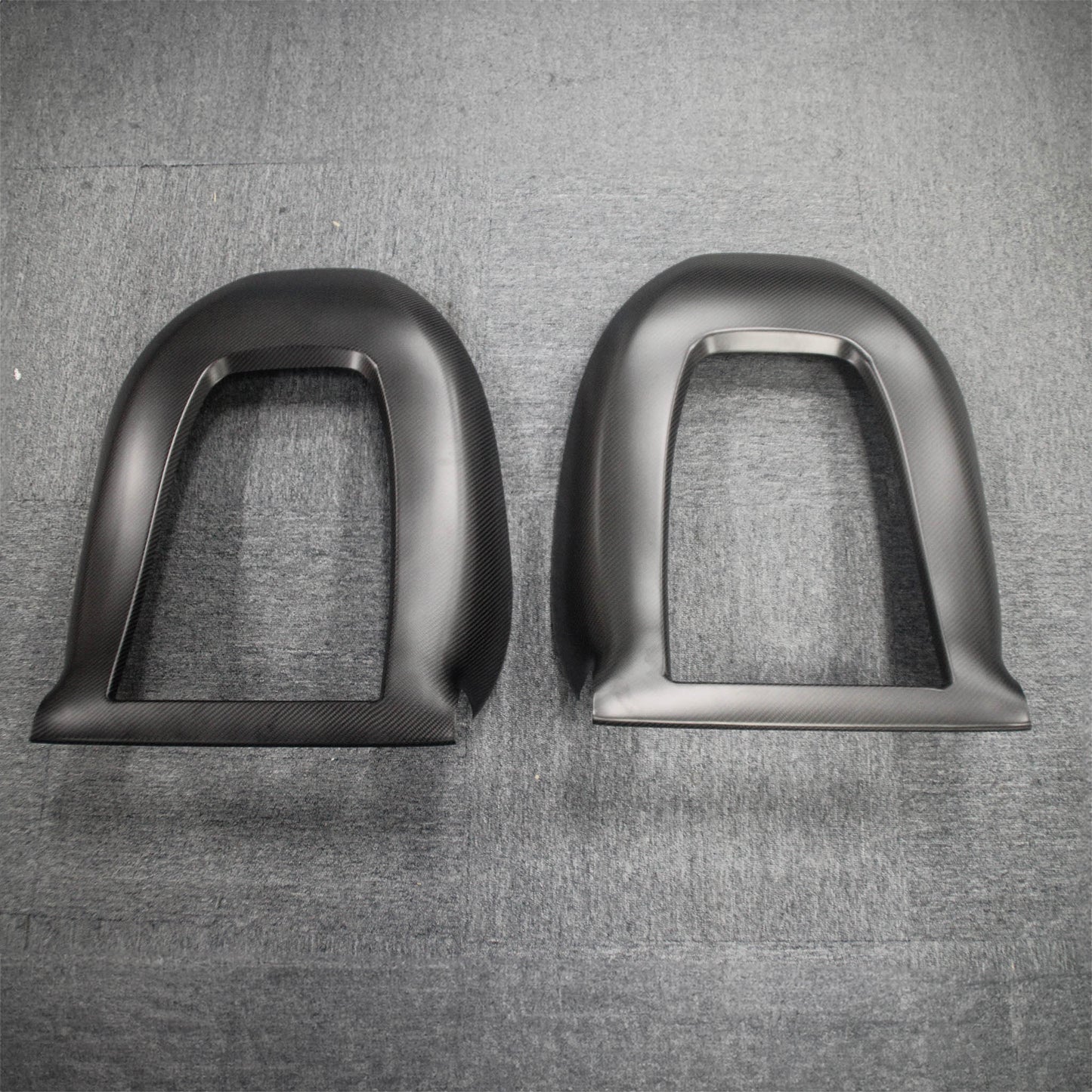 Yeslak Premium Carbon Sitzrücken Cover bei EV Motion Shop