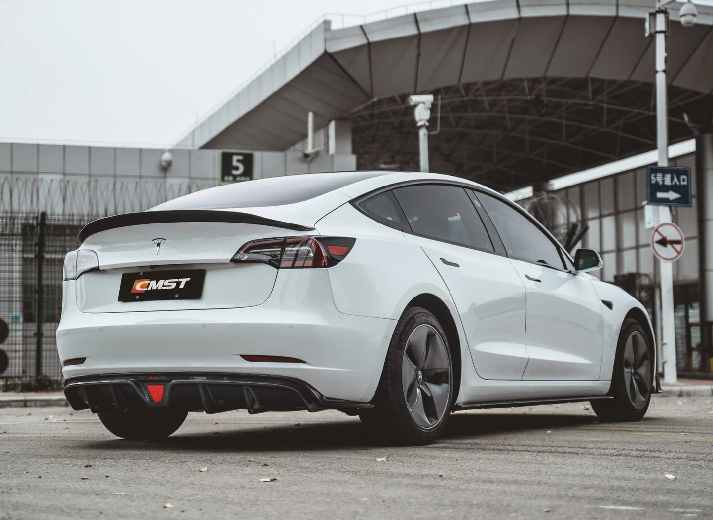 CMST Carbon Kohlefaser Full Body Kit (Style C) für Tesla Model 3 bei EV Motion Shop