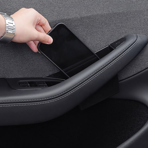 Yeslak Tür Stauraum Box – Tesla Model 3 / Y / Highland bei EV Motion Shop