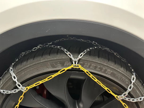 Yeslak Performance Schneeketten – Tesla Model 3 / Y / Highland / Juniper bei EV Motion Shop