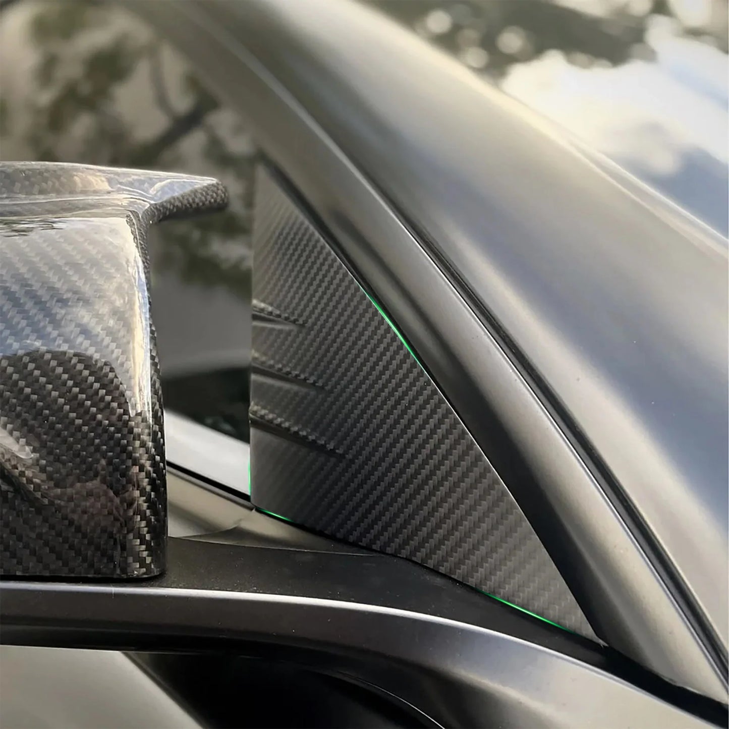 Yeslak Carbon A-Säulen Cover – Tesla Model 3 / Y / Highland / Juniper bei EV Motion Shop