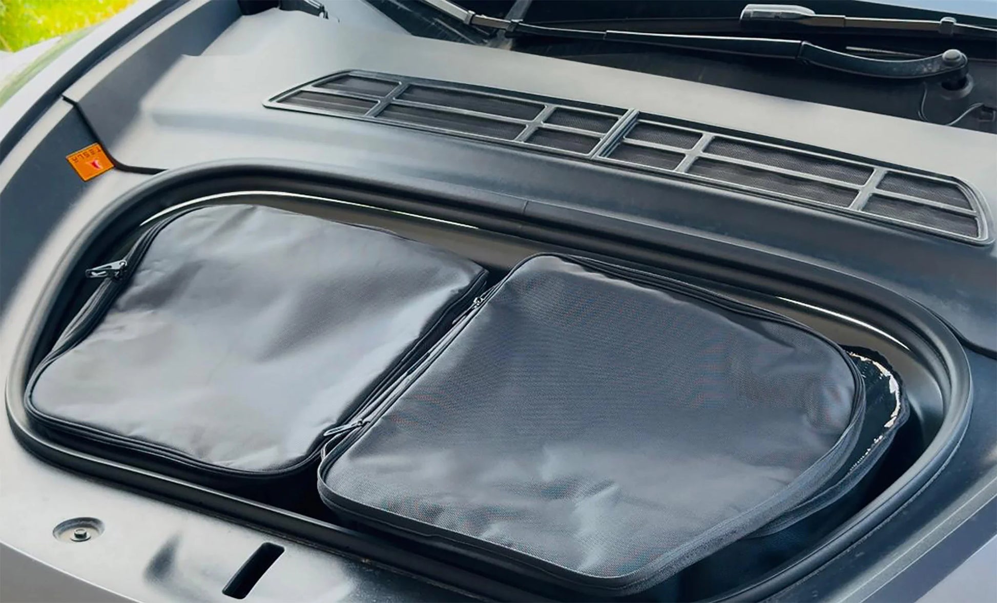 Yeslak Frunk Cooler Organizer Taschen – Tesla Model 3 / Y / Highland / Juniper bei EV Motion Shop