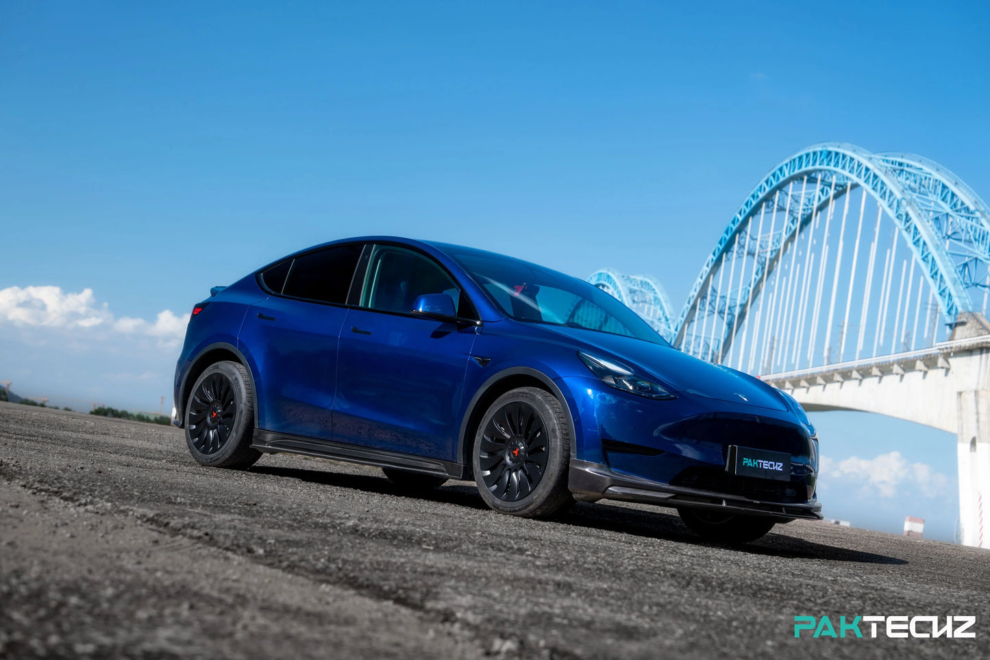 PAKTECHZ Frontlippe aus Carbon für Tesla Model Y bei EV Motion Shop