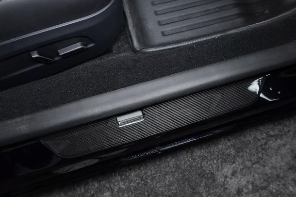 Yeslak Carbon Türschwellen Abdeckungen – Tesla Model 3 / Y / Highland / Juniper bei EV Motion Shop