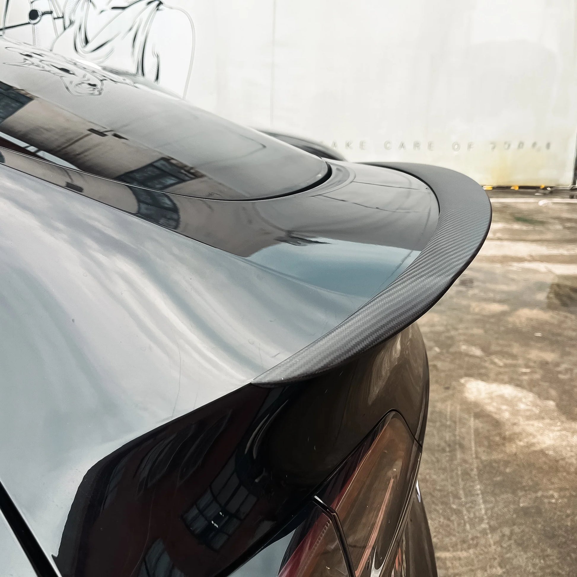Yeslak OEM Style Carbon Spoiler – Tesla Model Y (Pre-Facelift) bei EV Motion Shop