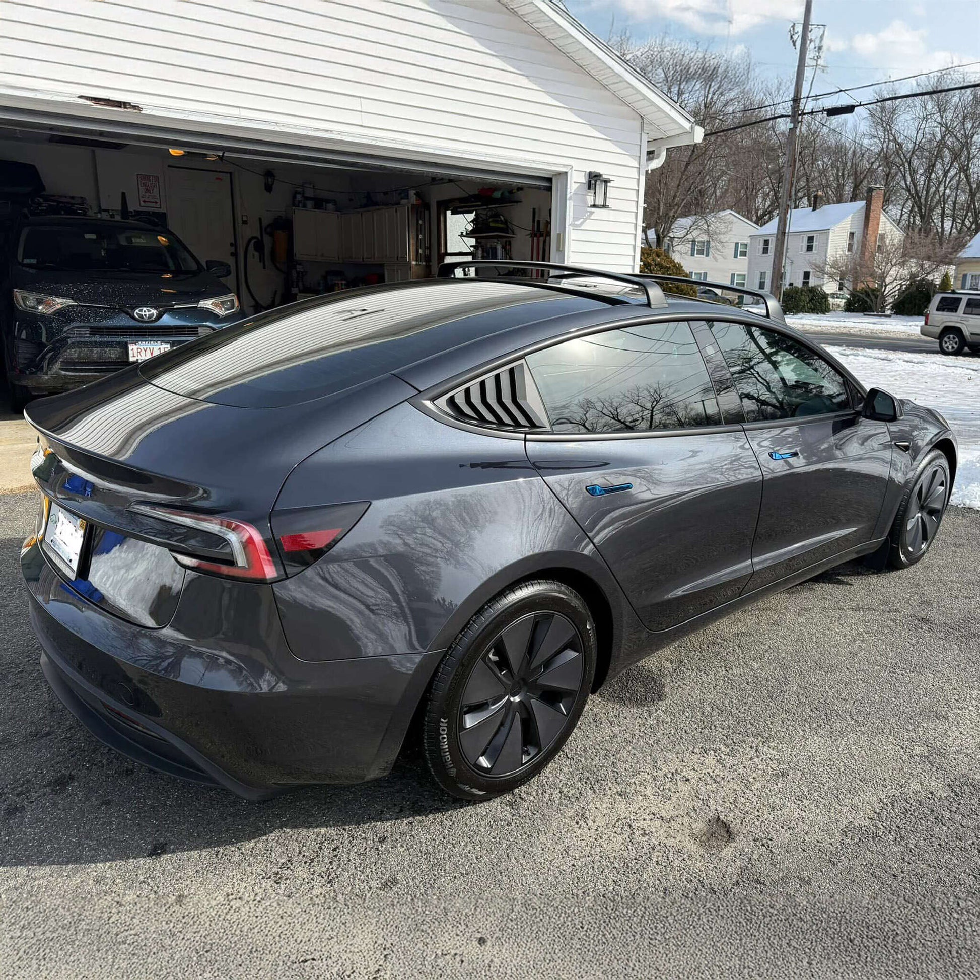 Yeslak Dachgepäckträger Querträger – Tesla Model 3 / Y / Highland / Juniper bei EV Motion Shop