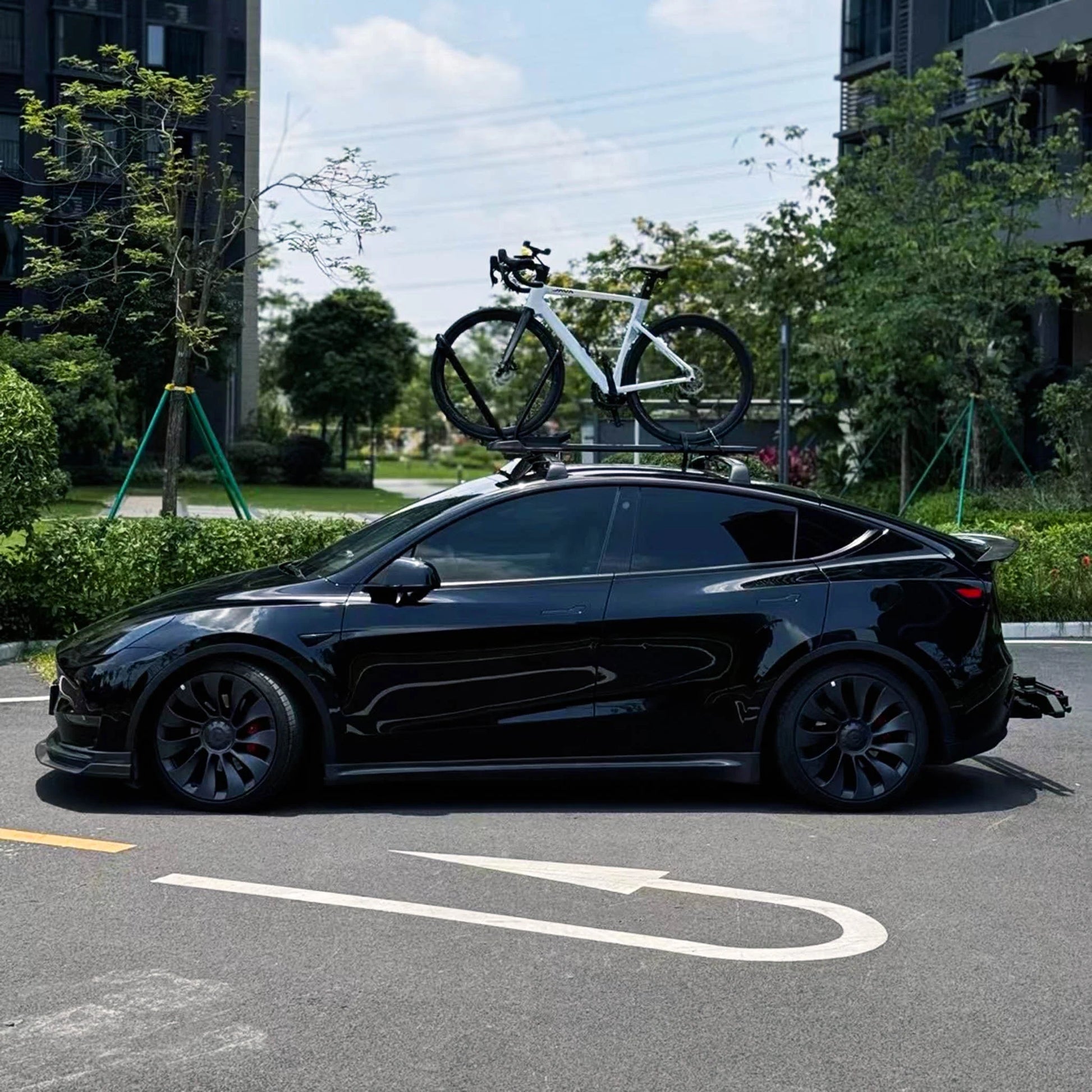 Yeslak Dachgepäckträger Querträger – Tesla Model 3 / Y / Highland / Juniper bei EV Motion Shop
