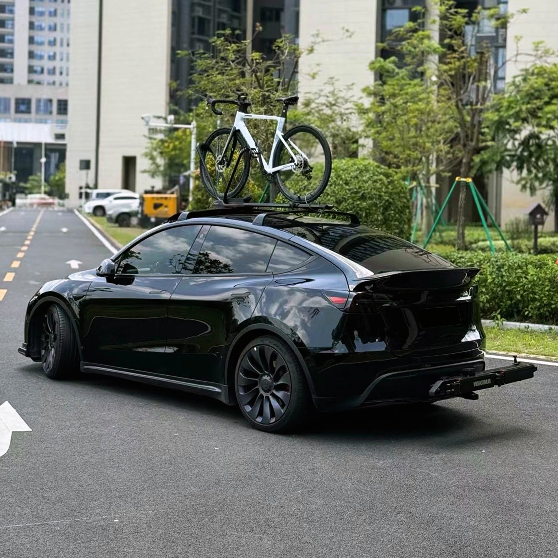 Yeslak Dachgepäckträger Querträger – Tesla Model 3 / Y / Highland / Juniper bei EV Motion Shop