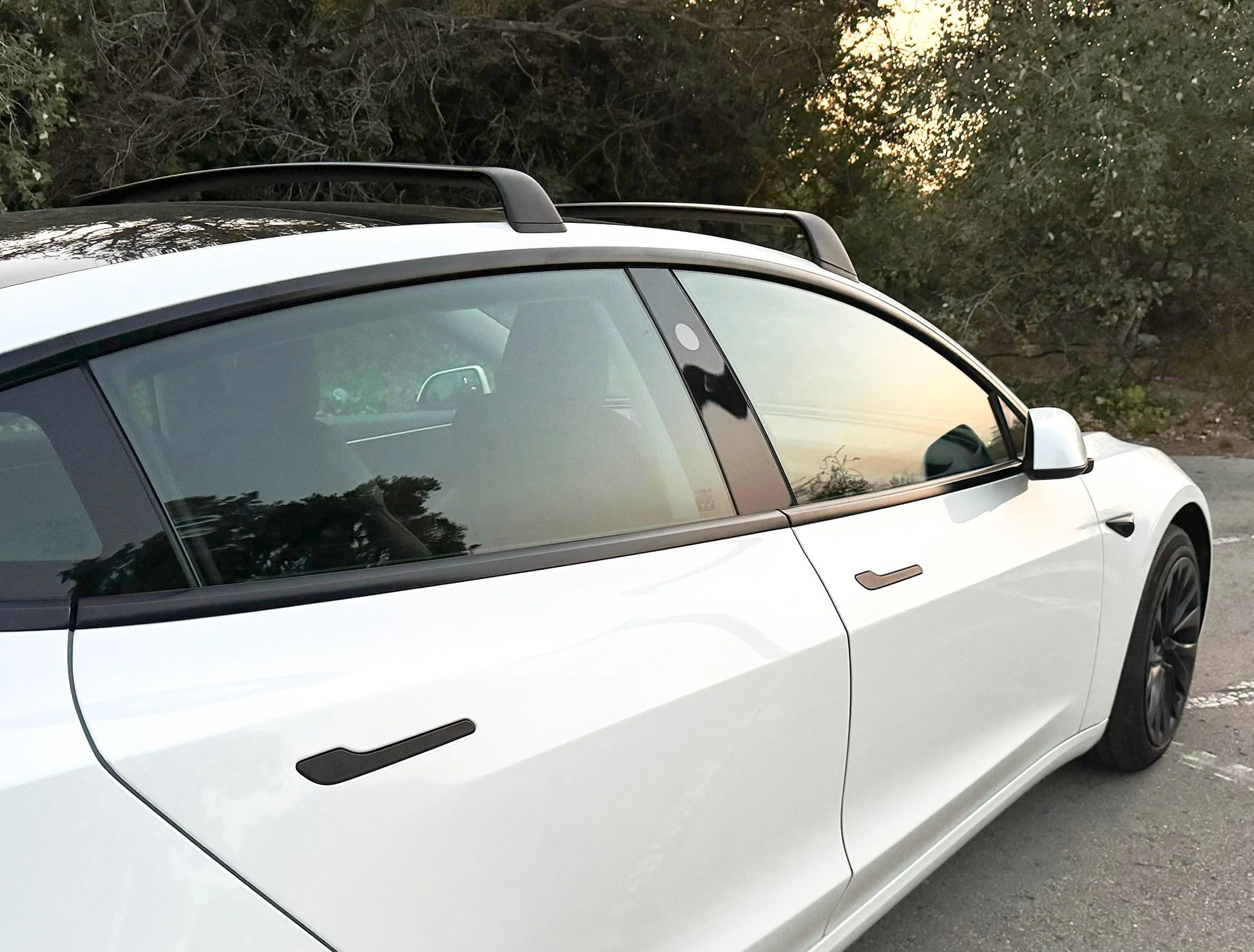 Yeslak Dachgepäckträger Querträger – Tesla Model 3 / Y / Highland / Juniper bei EV Motion Shop