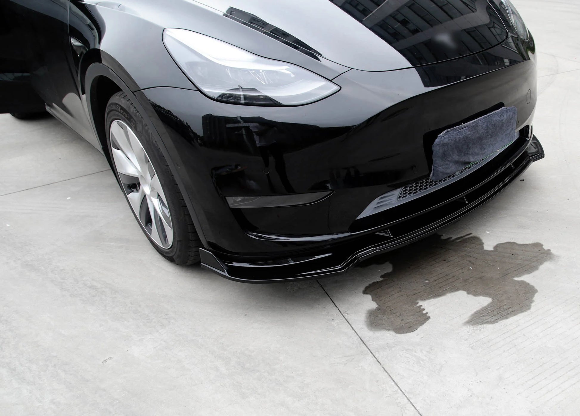 Yeslak ABS Frontlippen Spoiler – Tesla Model Y bei EV Motion Shop
