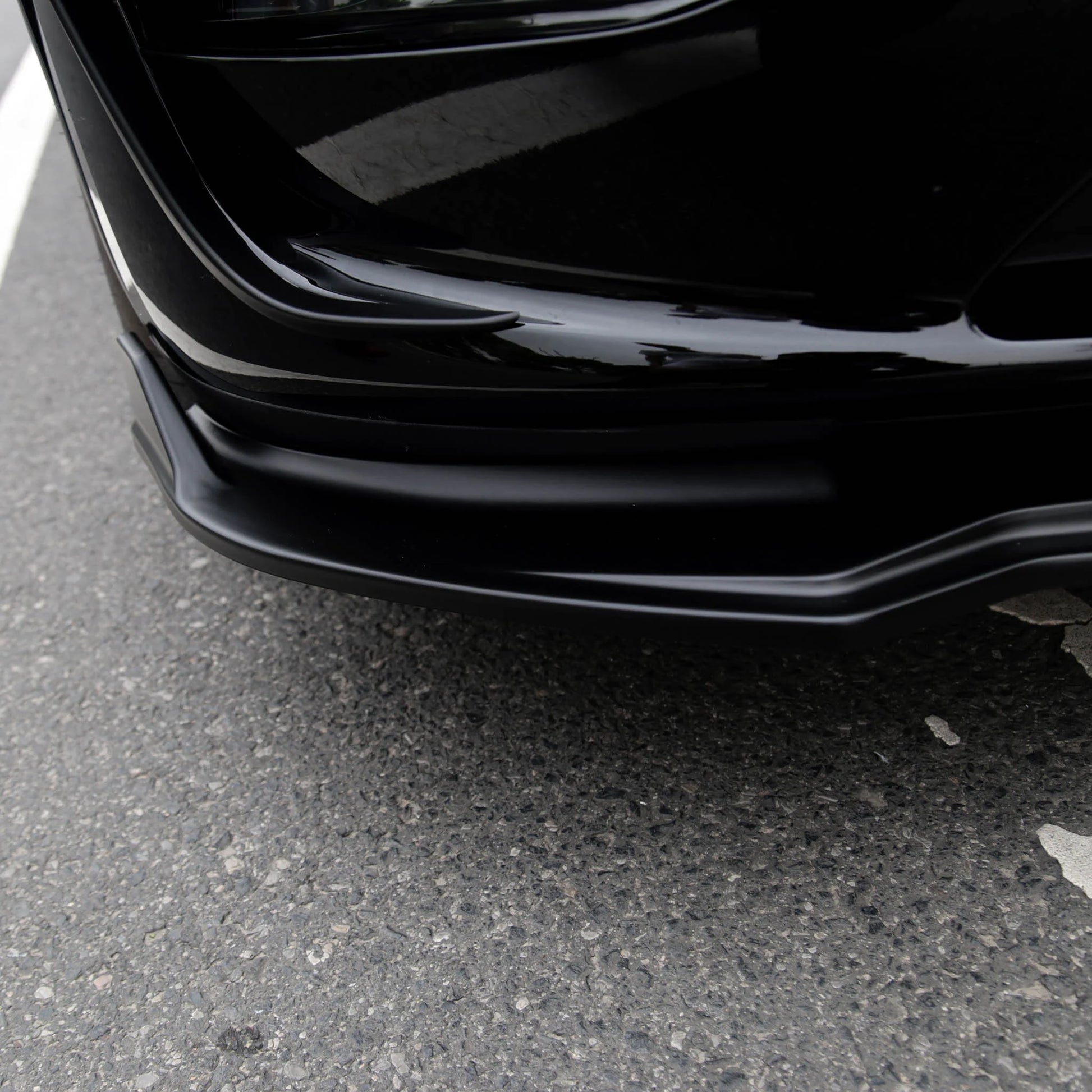 Yeslak ABS Frontlippen Spoiler – Tesla Model Y bei EV Motion Shop