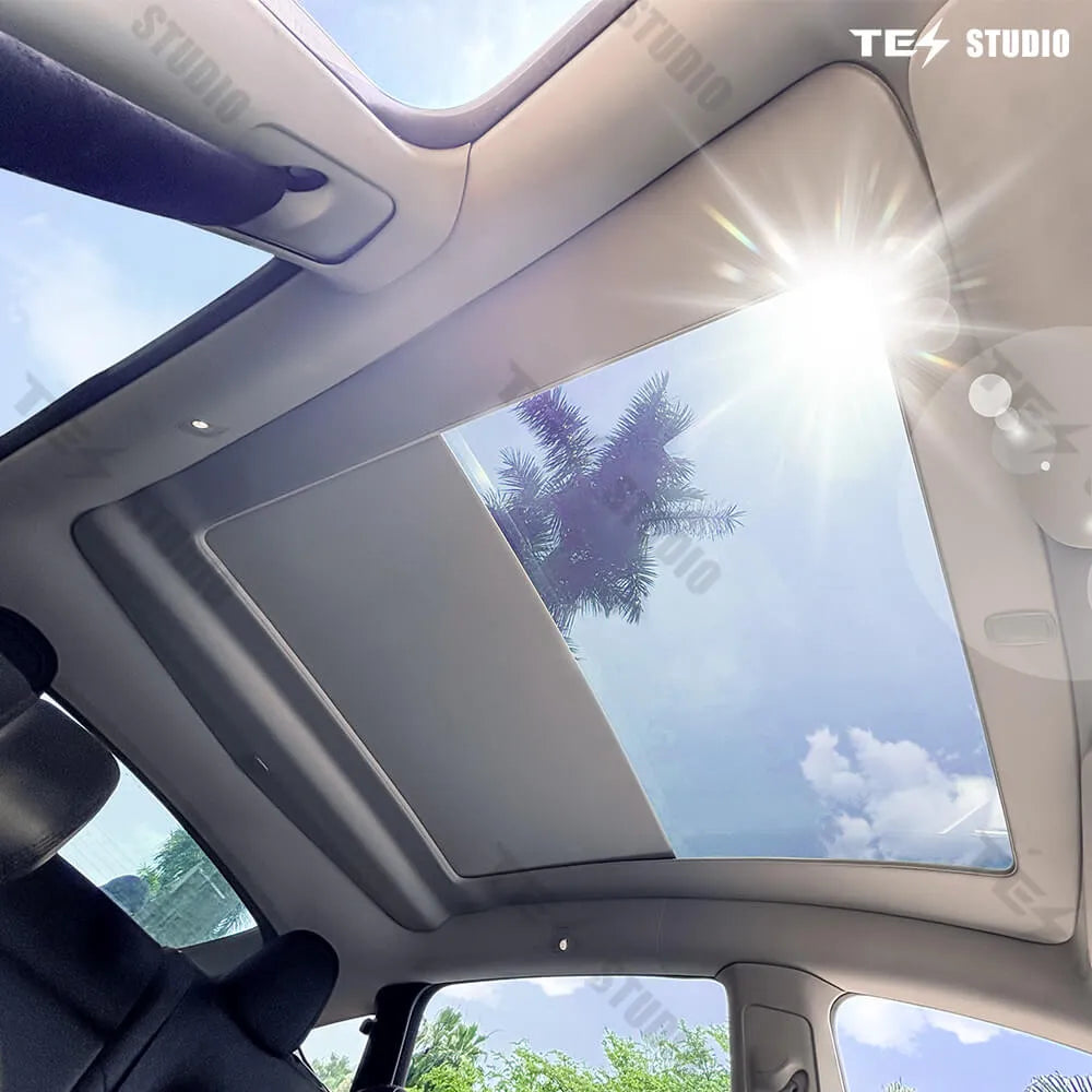 Tesstudio Elektrisch einziehbarer Sonnenschutz für Tesla Model Y bei EV Motion Shop