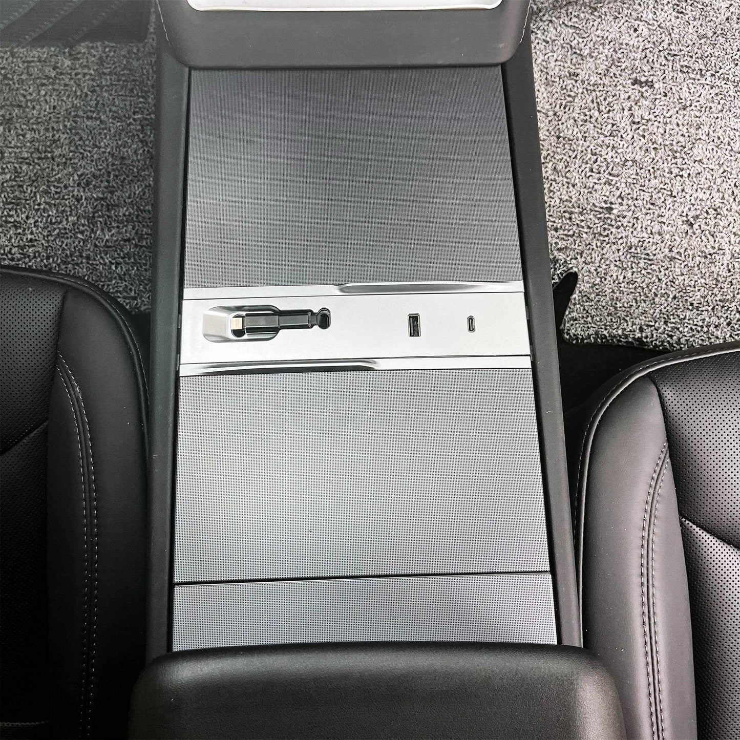 Yeslak USB Hub Docking Station – Tesla Model 3 Highland / Model Y Juniper bei EV Motion Shop