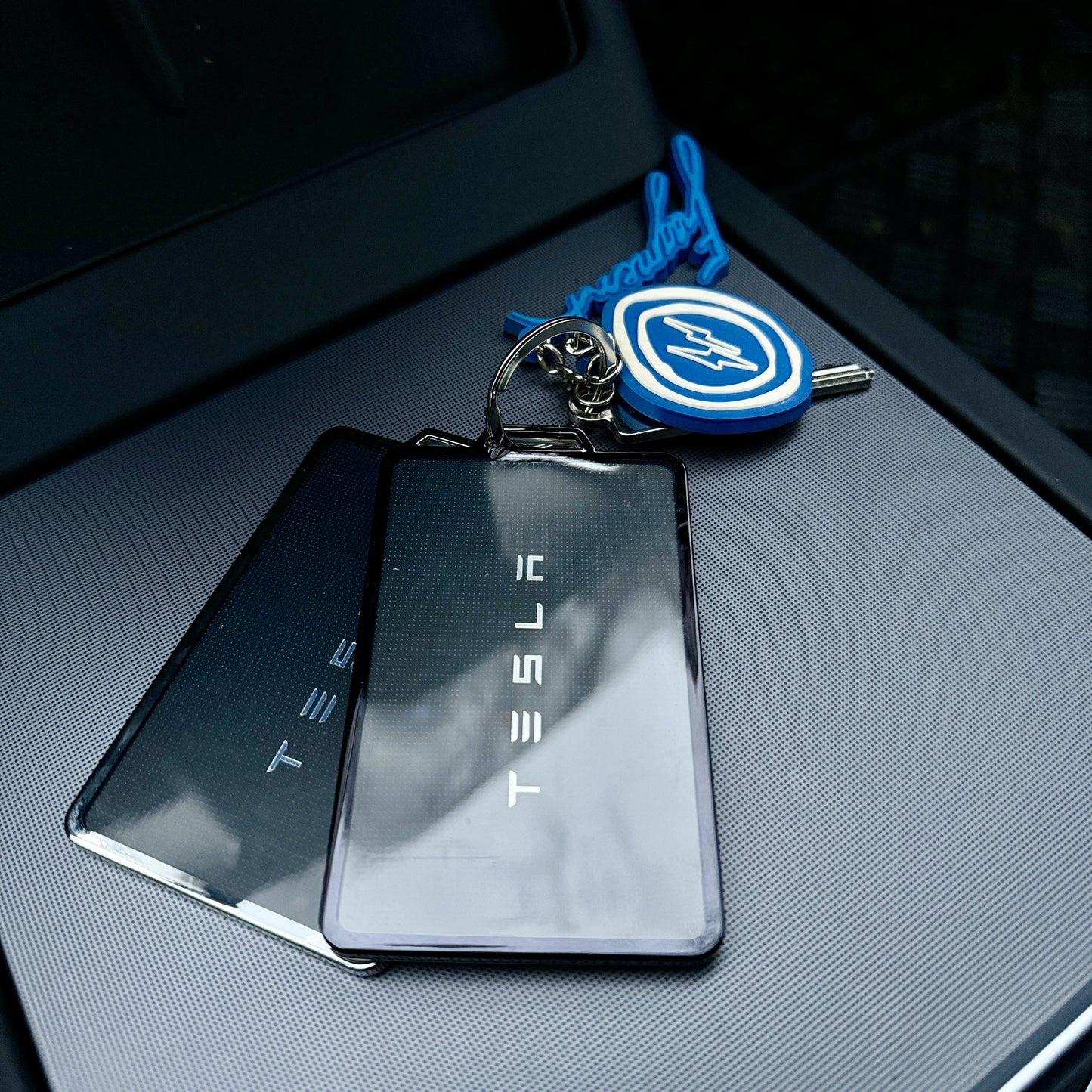 Key Card Hülle in Schwarz / Silber / Rot / Blau aus Silikon passend für Tesla Model S / 3 / X / Y Schlüsselkarten