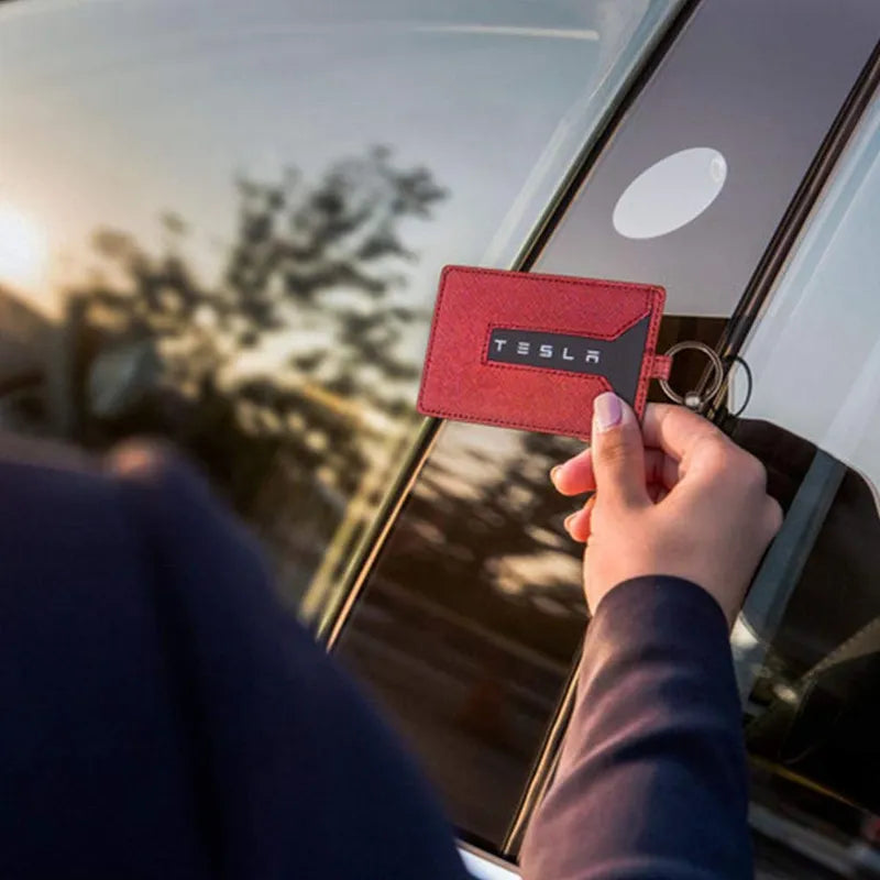 Kunstleder Schlüsselkarten Hülle Key Card Etui mit Anhänger (Schwarz / Rot / Blau) für Tesla Model 3 bei EV Motion Shop